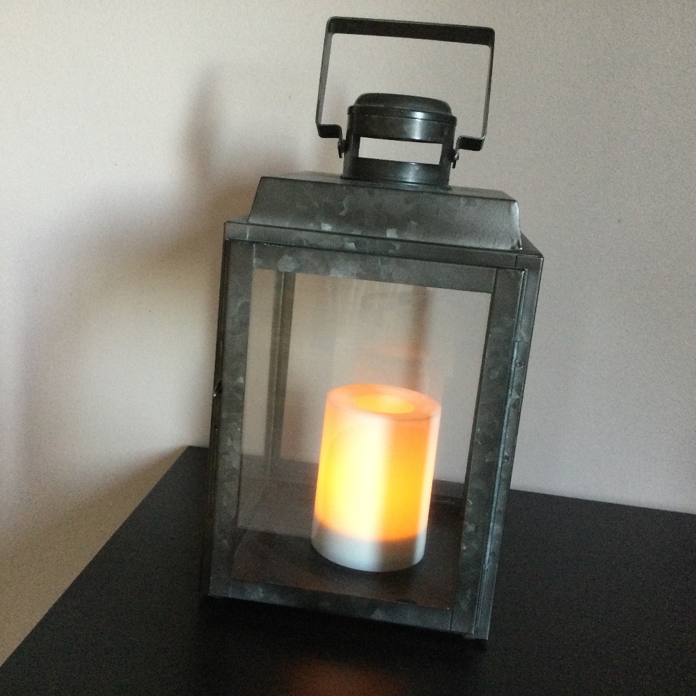 Battery operated lantern